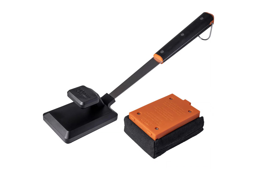 TRAEGER GRILLS Traeger Steam N Clean Grill Brush